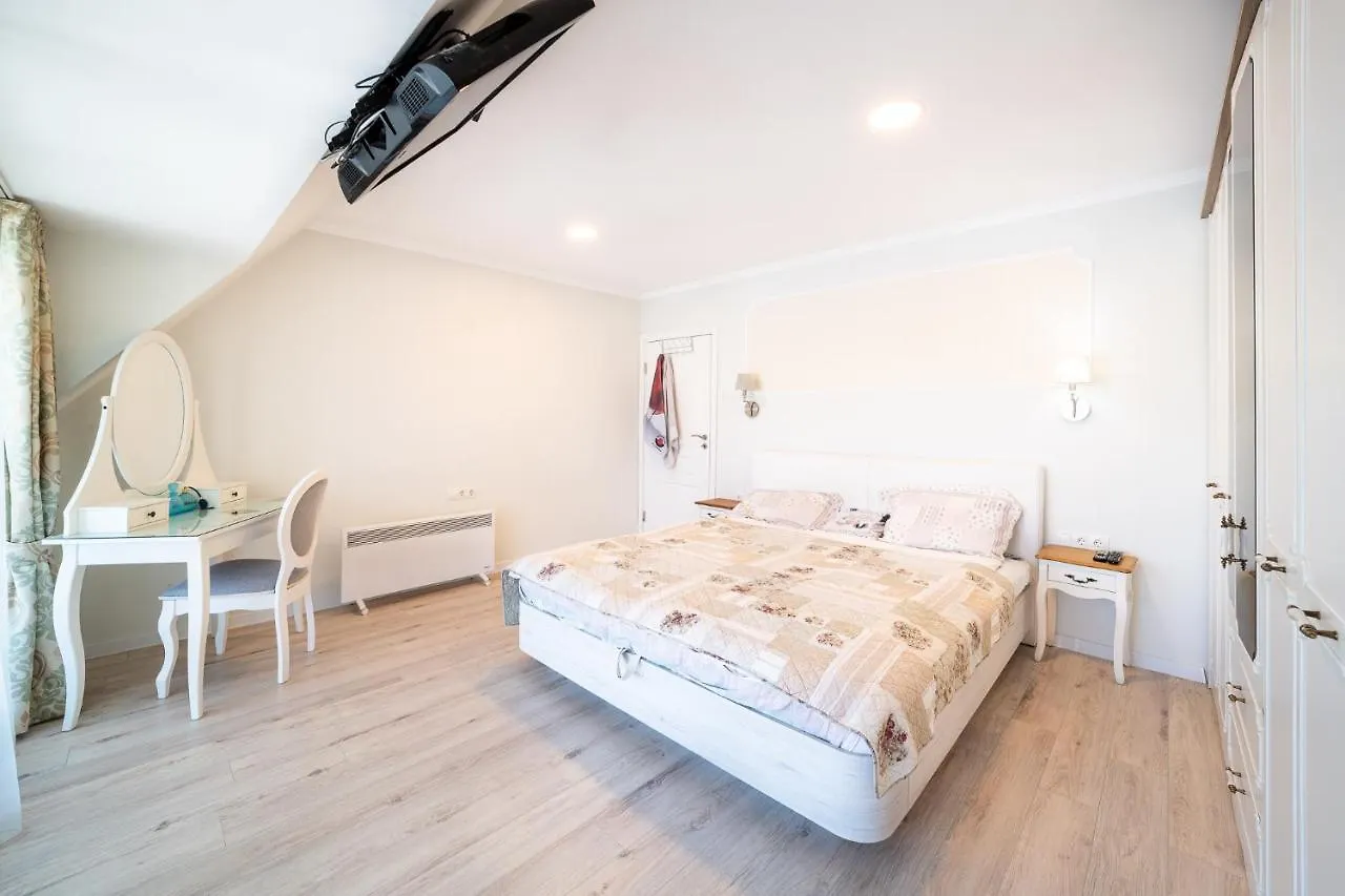 Julia Central Apartment Varna