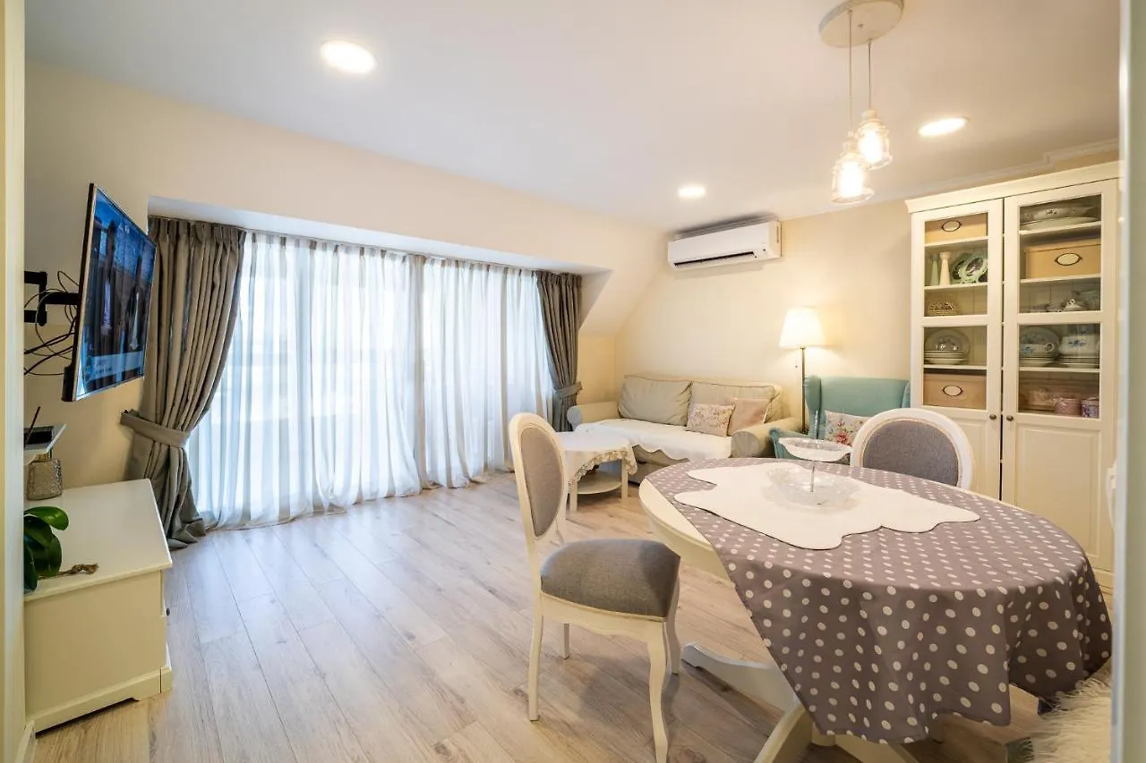 Julia Central Apartment Varna