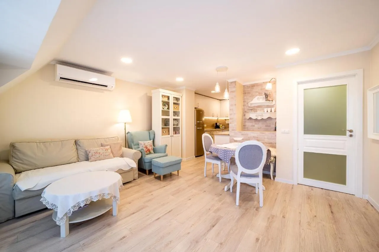 Julia Central Apartment Varna